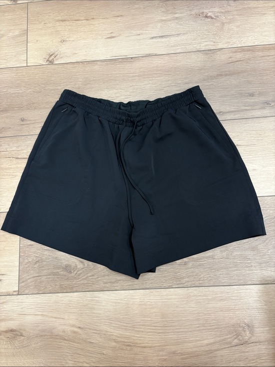 SPANX Pants - Spanx Carry On Shorts